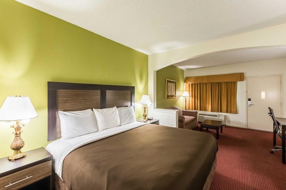 Suburban Studios Florence I-95