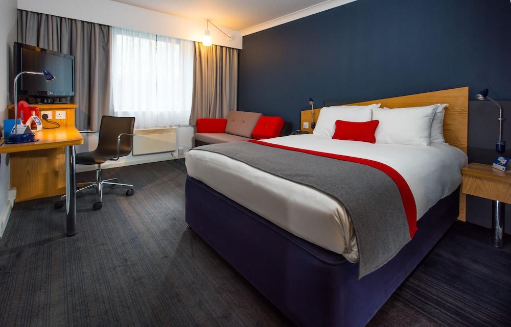 Holiday Inn Express Swansea - East by IHG