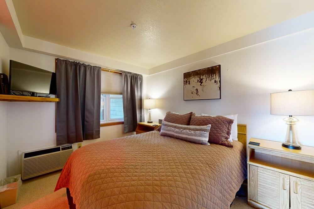 Torian Plum Condominiums