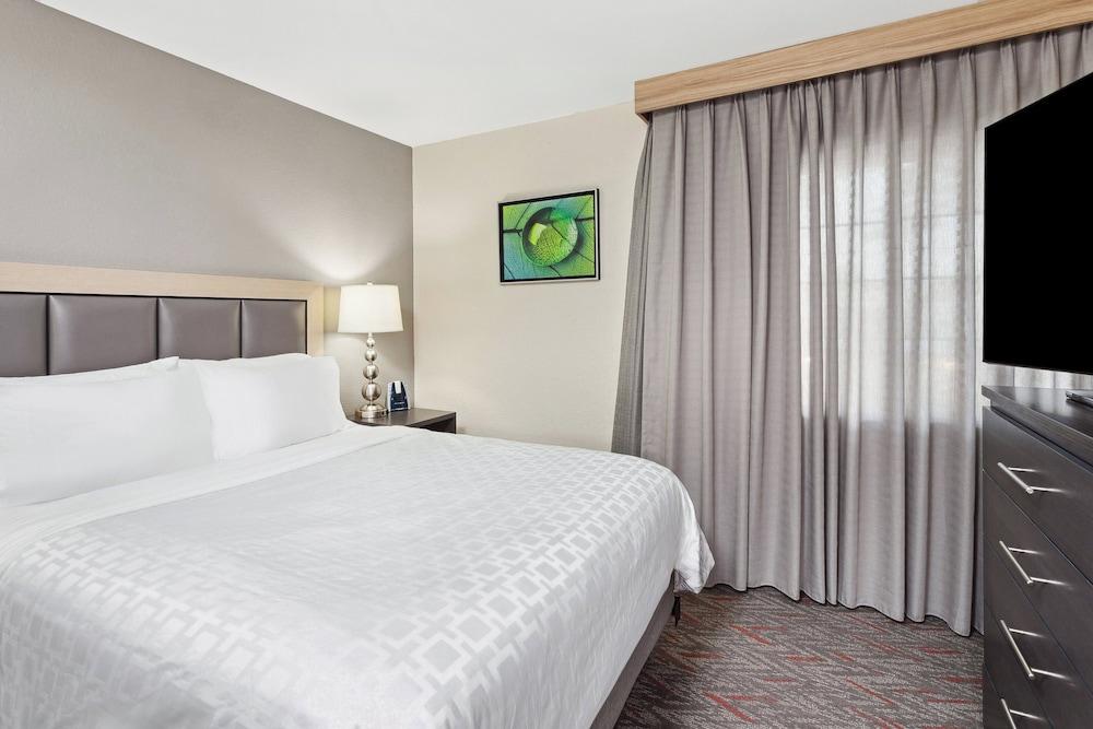 Candlewood Suites Appleton by IHG
