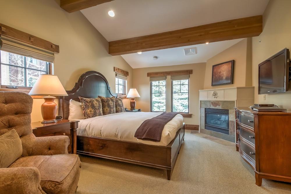 The Chateaux Deer Valley