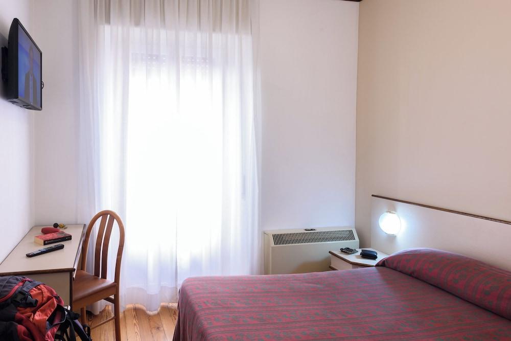 Hotel Italie Et Suisse