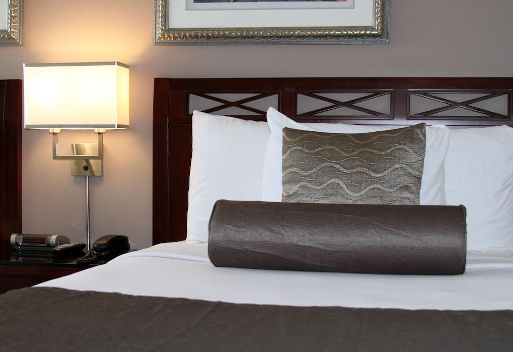 Red Lion Inn and Suites