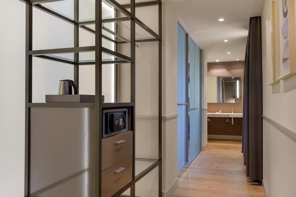 AC Hotel Los Vascos by Marriott