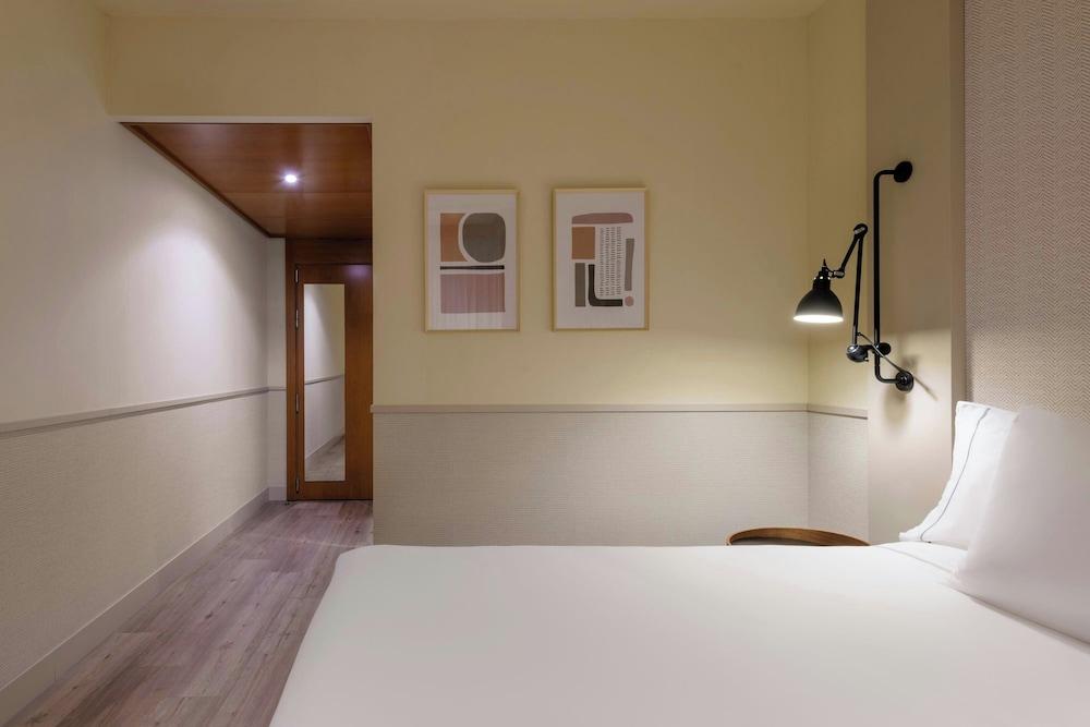 AC Hotel Los Vascos by Marriott