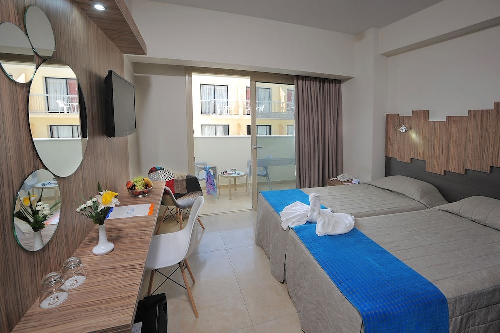 Nelia Beach Hotel & Spa