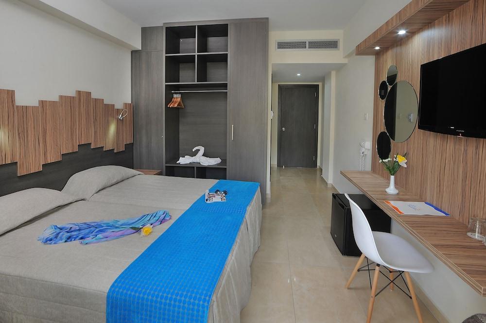 Nelia Beach Hotel & Spa