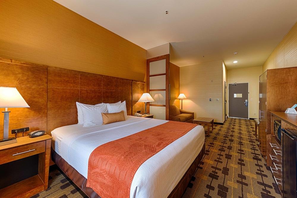 Best Western Plus Delta Inn & Suites