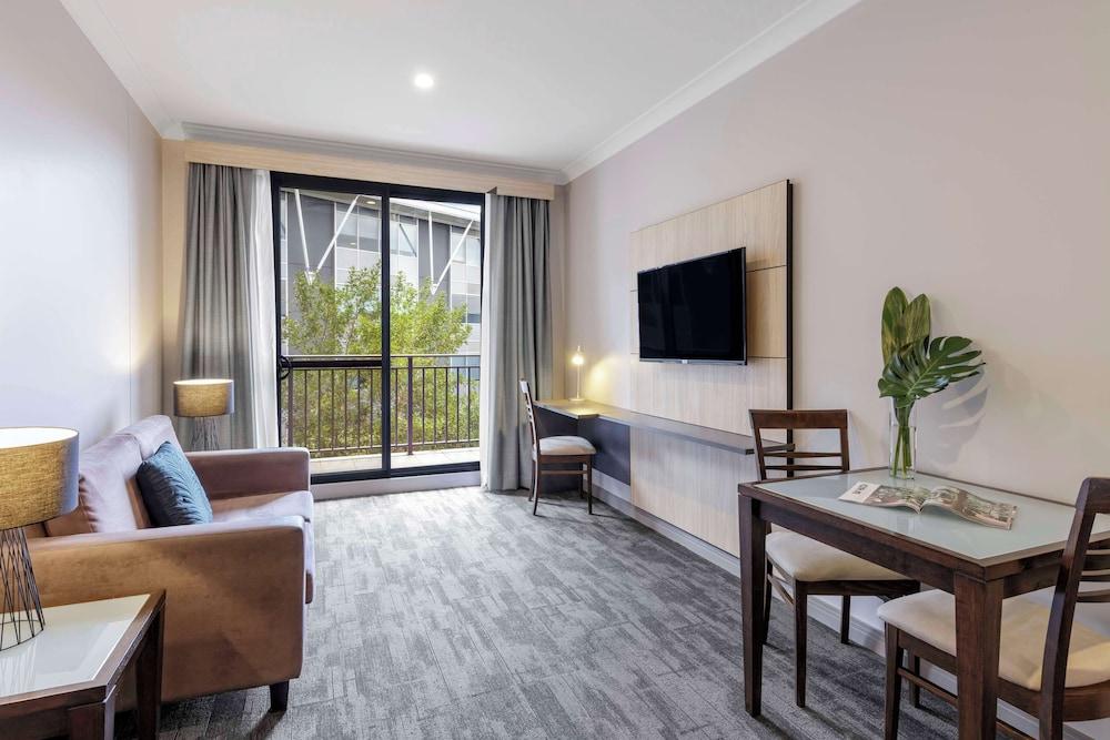 Oaks Sydney North Ryde Suites