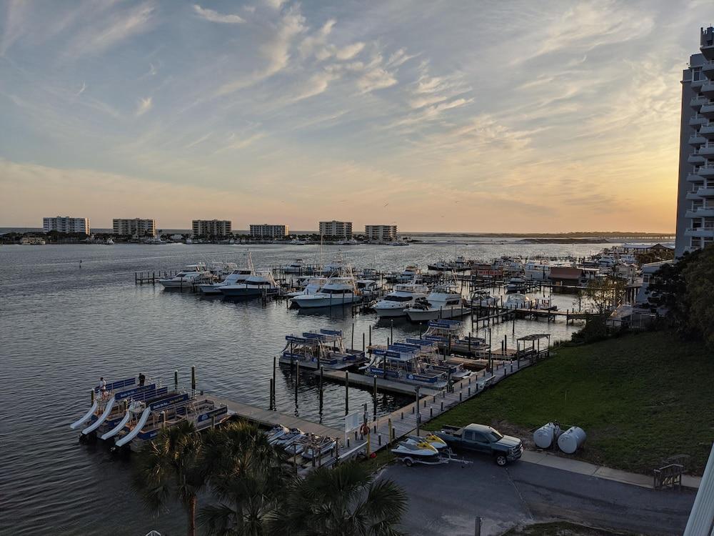 Inn on Destin Harbor, an Ascend Collection Hotel