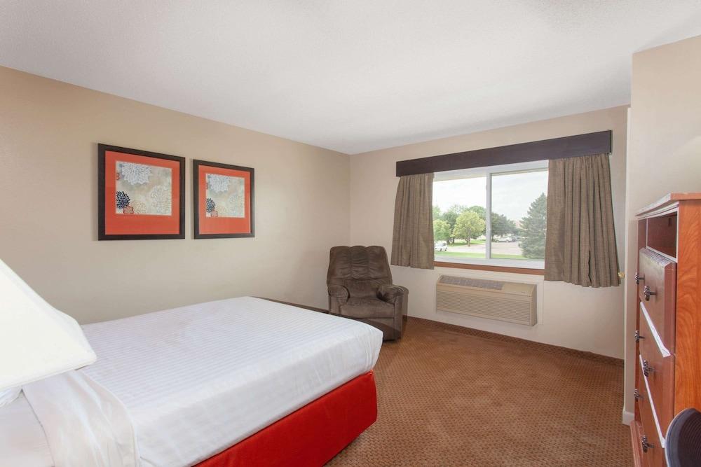 AmericInn by Wyndham Willmar