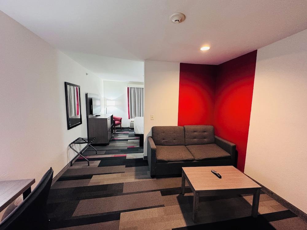 Ramada by Wyndham Sparta/At Speedway