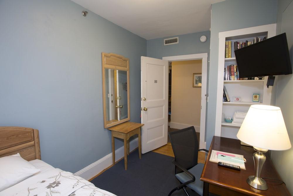 Irving House At Harvard