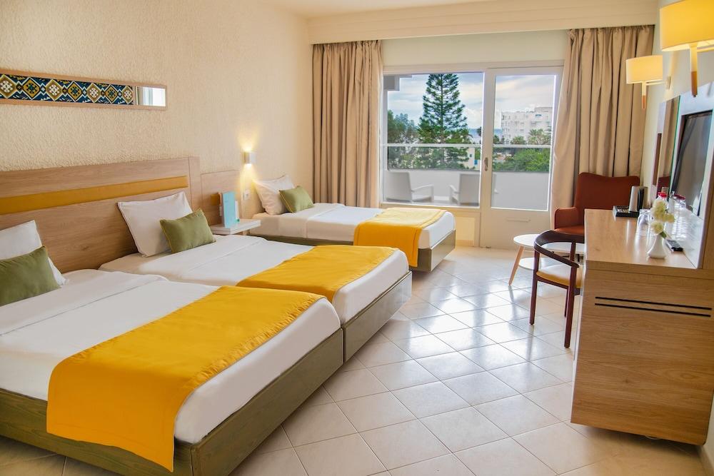 Hotel Sol Azur Beach