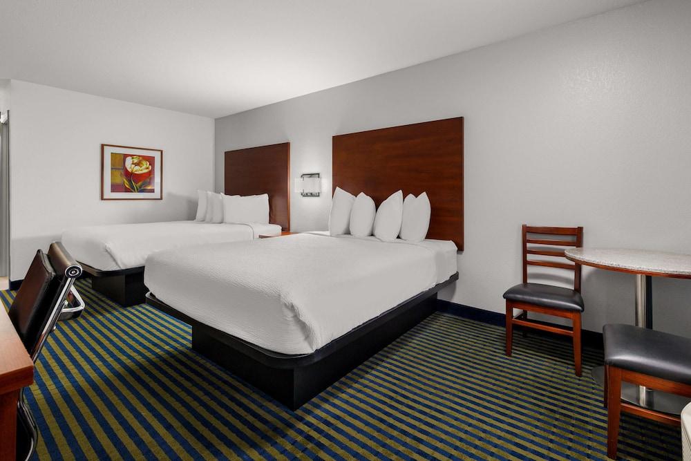 SureStay Plus by Best Western Brooks