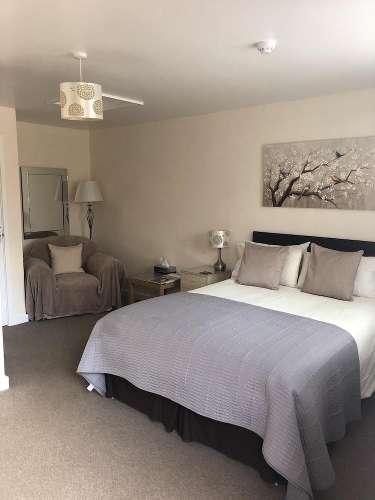 Newent Golf Club & Lodges