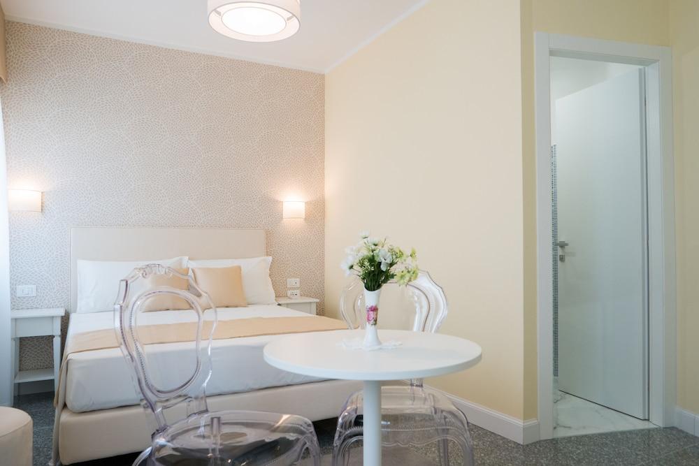 Guest House Train Station