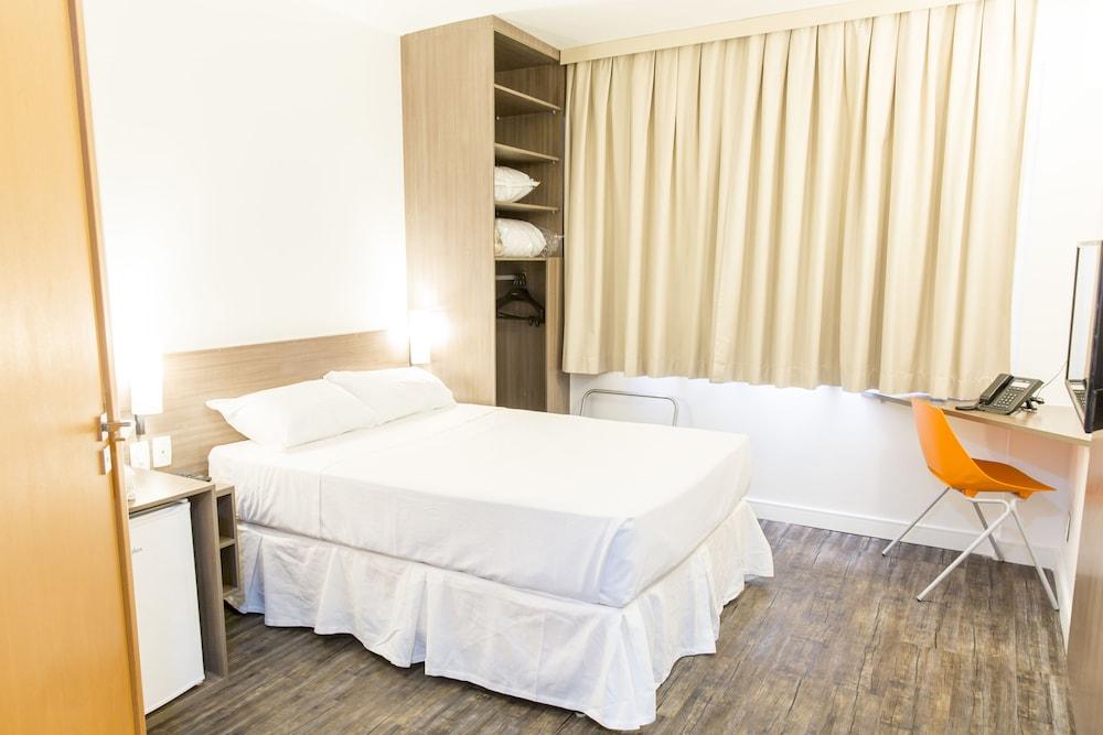 San Diego Express Barro Preto