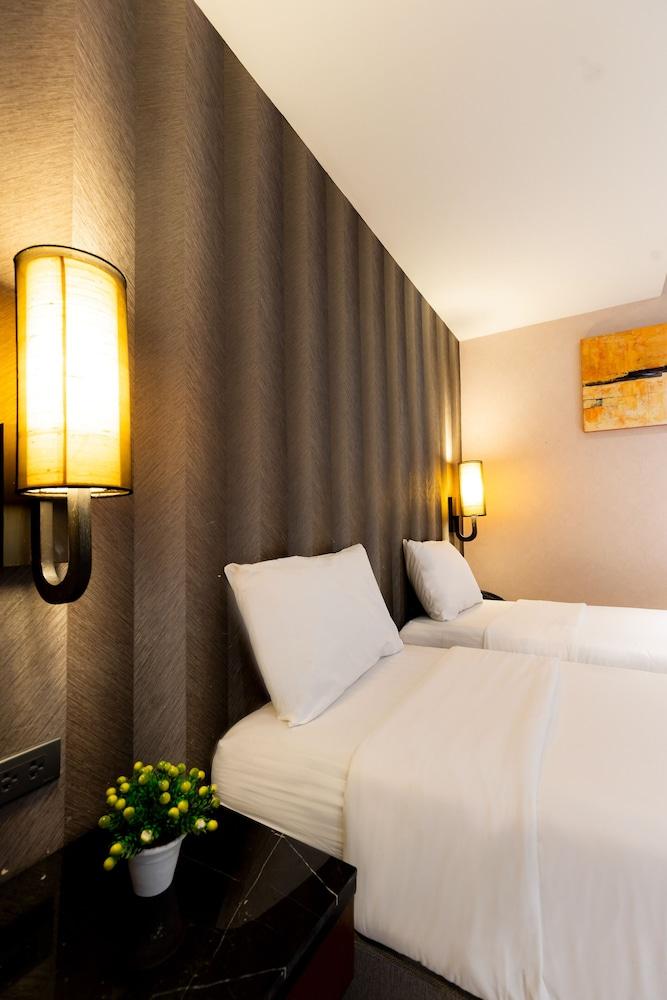 Sukhothai Hotel and Residence