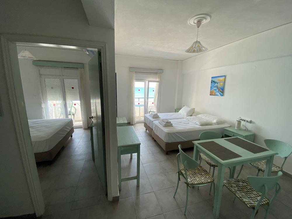 Annoula Studio & Apartments