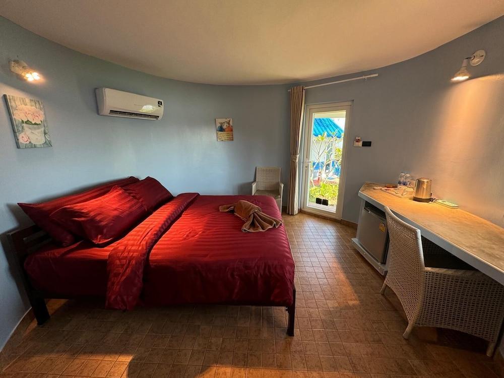 Koh Mak Buri Hut Natural Resort