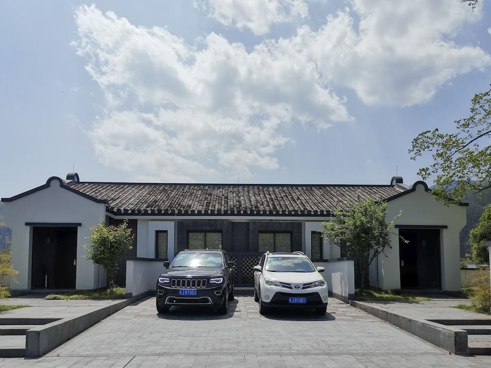 Banyan Tree Huangshan