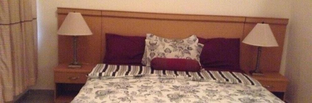 Pinnacle Hotels and Suites