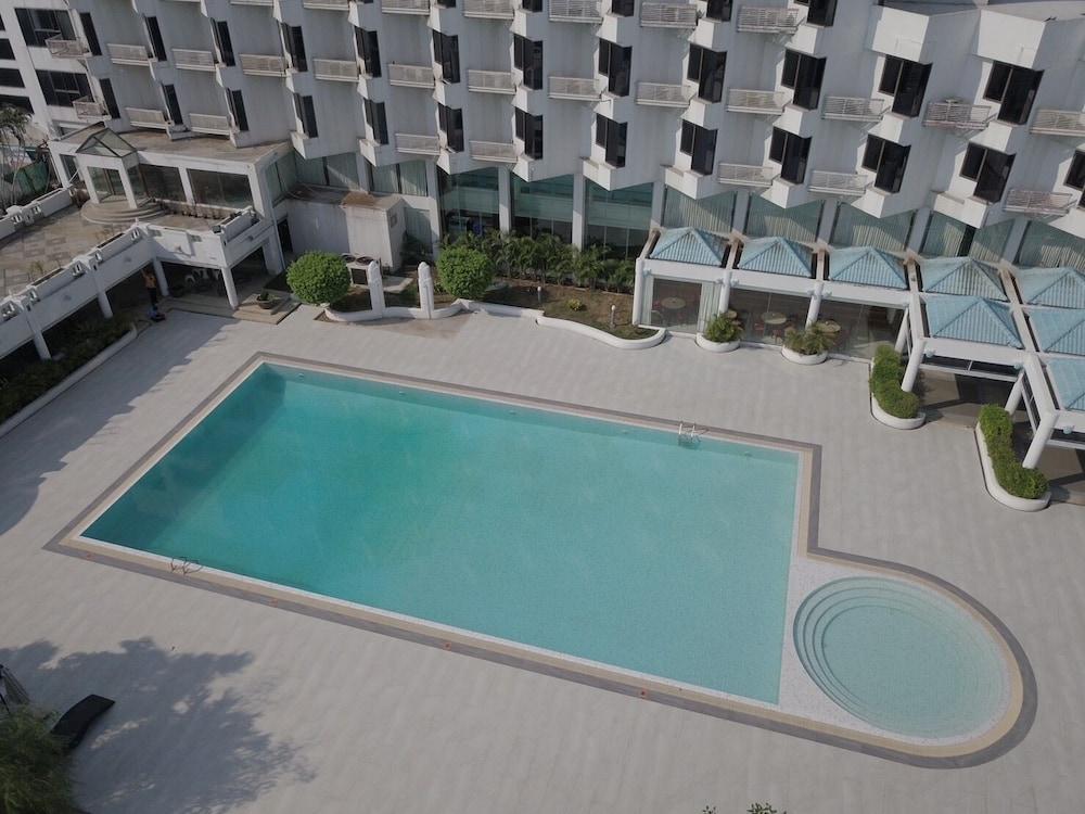 Suntara Wellness Resort & Hotel