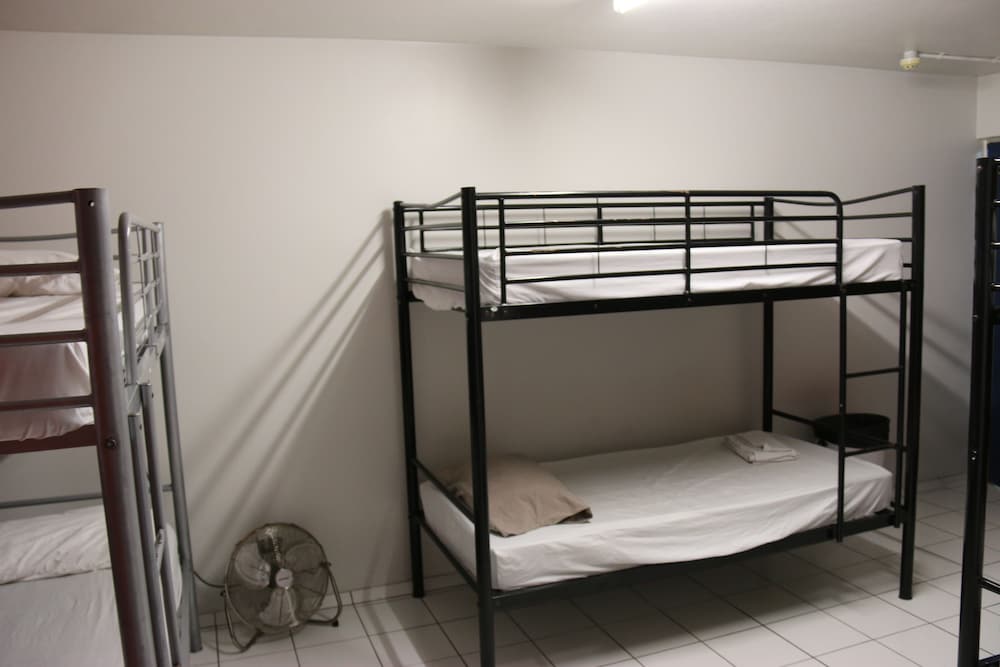 Waterfront Backpackers - Hostel