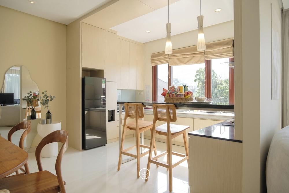 Morning Glory Mountain View 4BR Villa with Pool