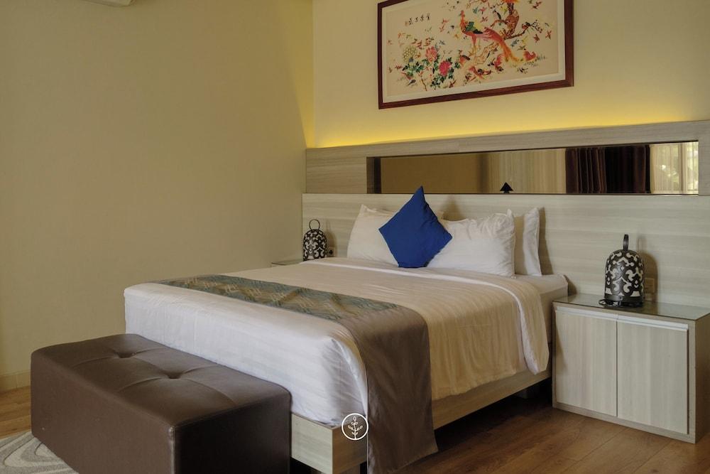 Morning Glory Mountain View 4BR Villa with Pool