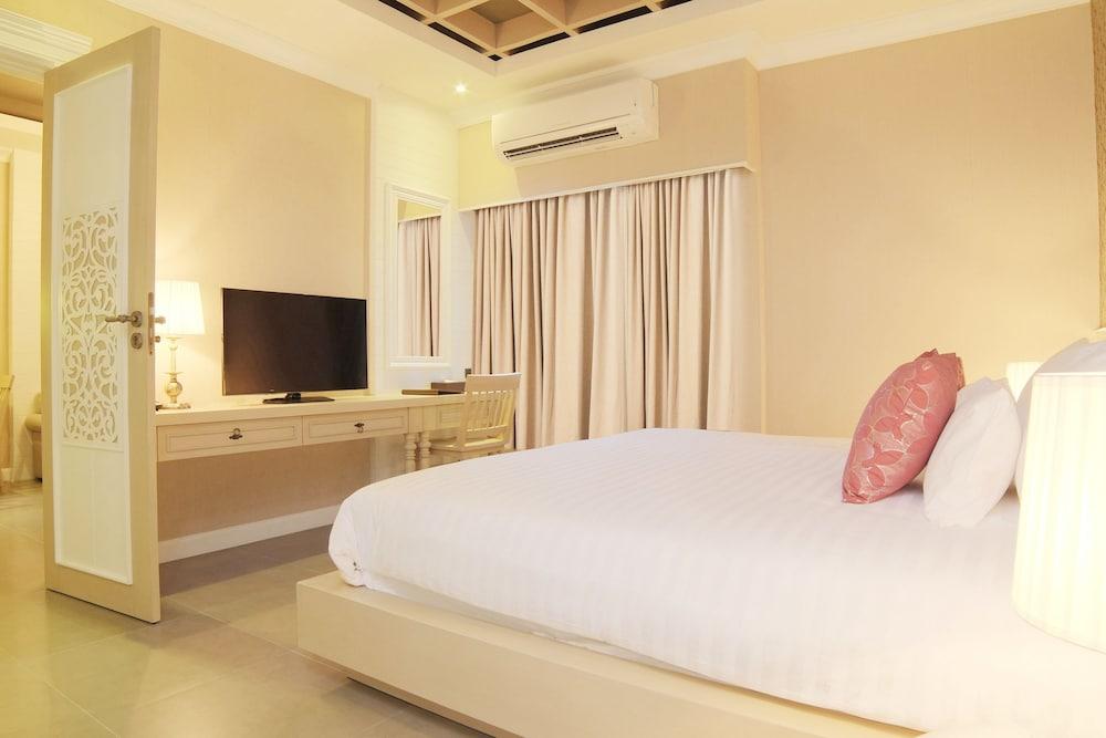 The Raya Surawong Bangkok