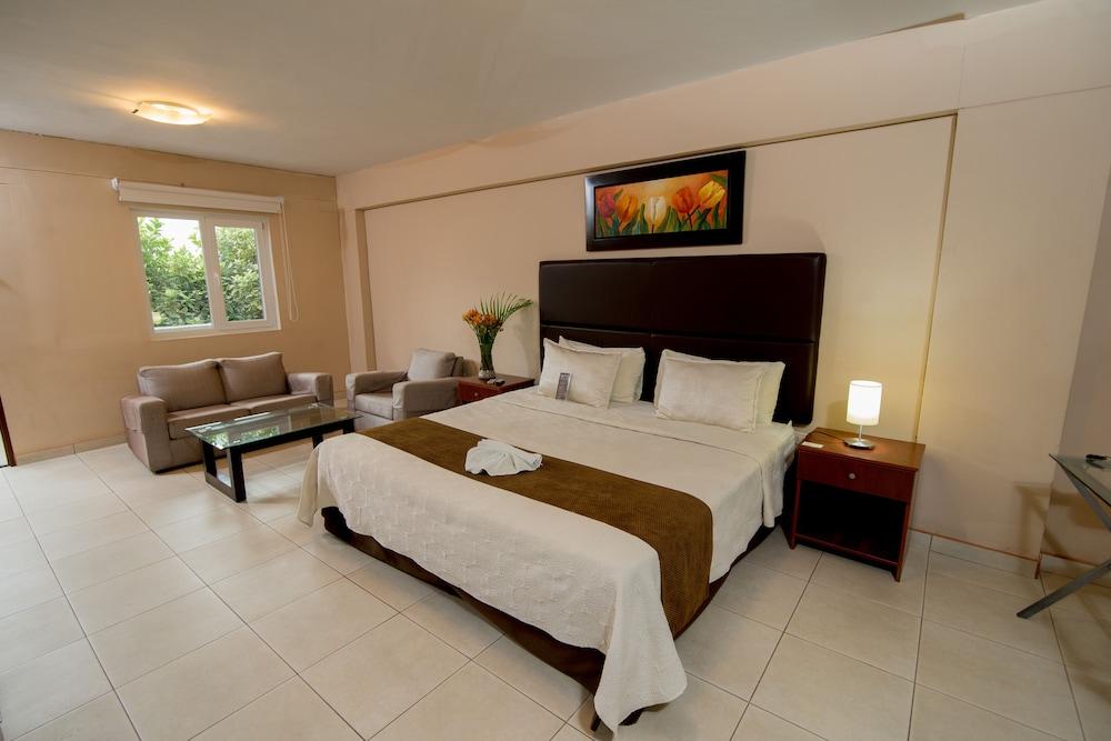 El Angolo Hotel Piura