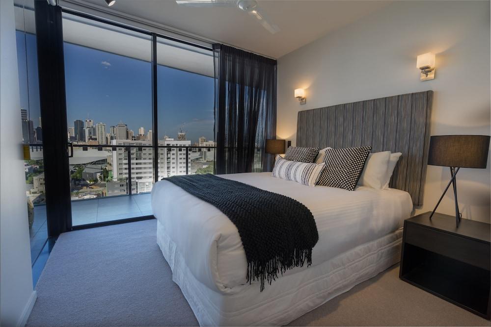 Arena Apartments by CLLIX