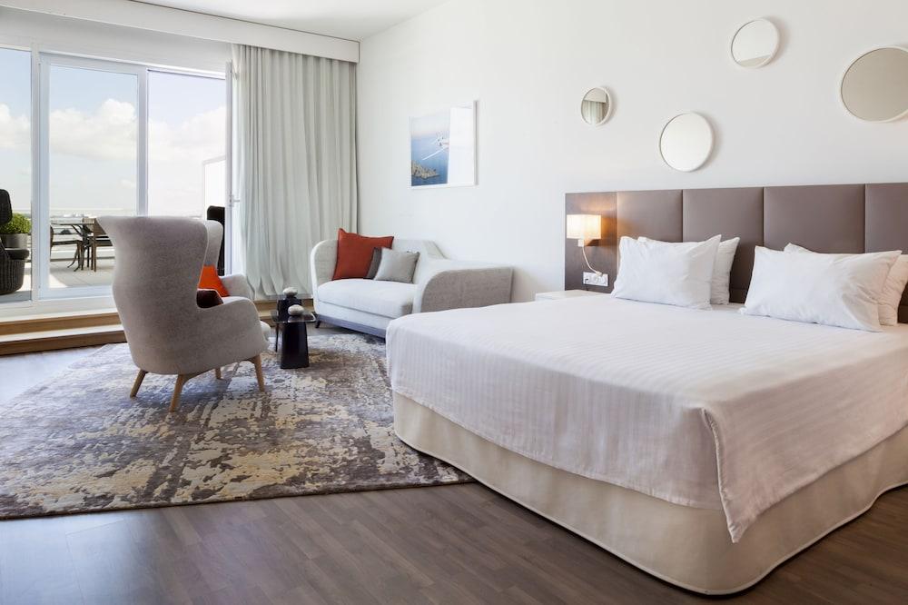 AC Hotel Paris Le Bourget Airport by Marriott