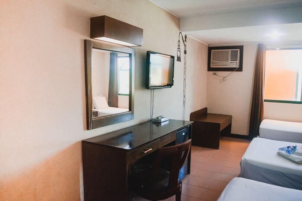 Country Village Hotel