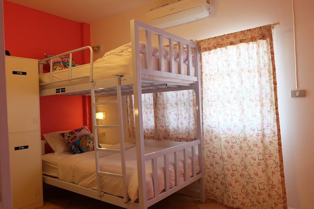 Finlay House - Hostel