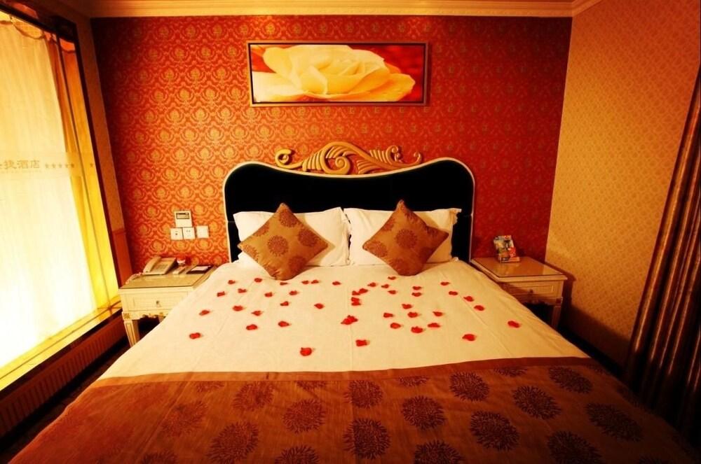 Yijia Hotel Temple of Marquis