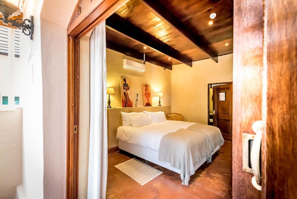 De Leeuwenhof Estate