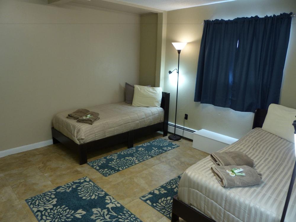 Bent Prop Inn & Hostel Downtown