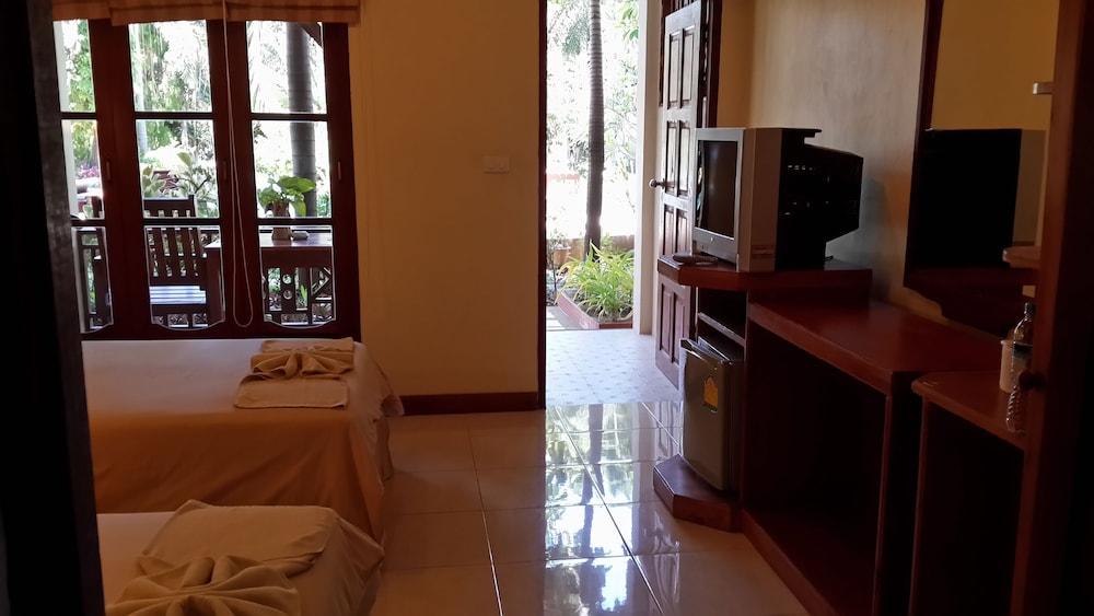 Rattana Guesthouse & Bungalow