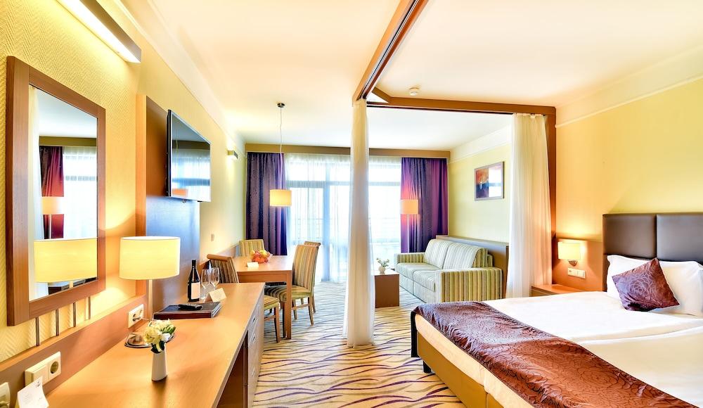 Flamingo Grand Hotel & SPA