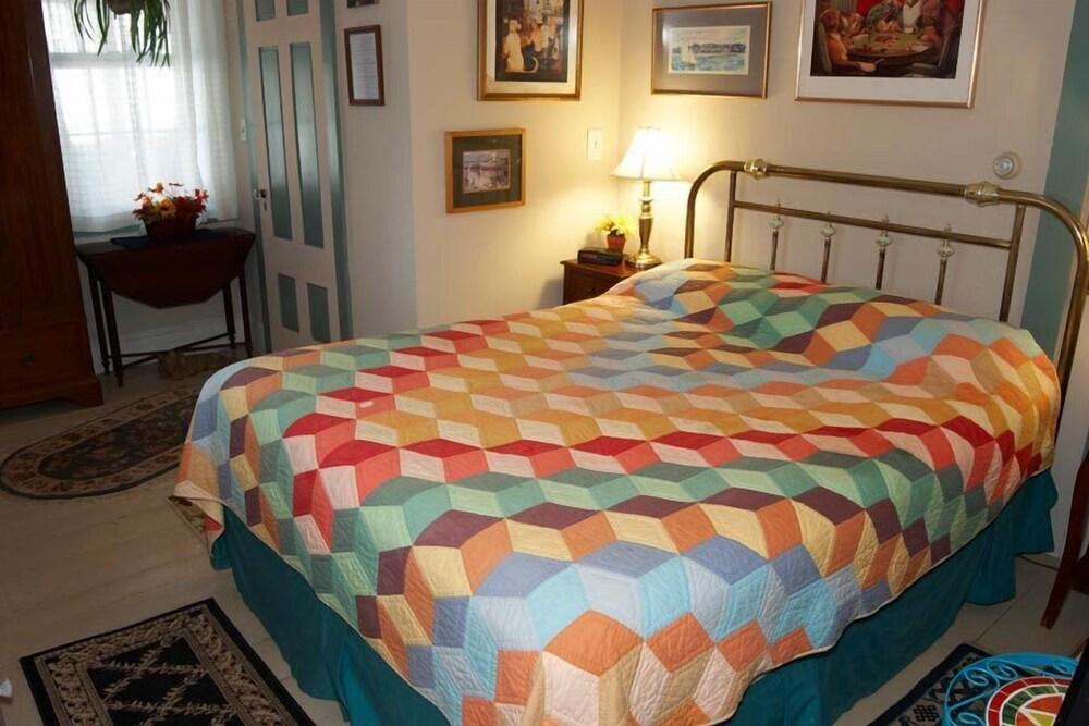 Simmons Homestead Inn