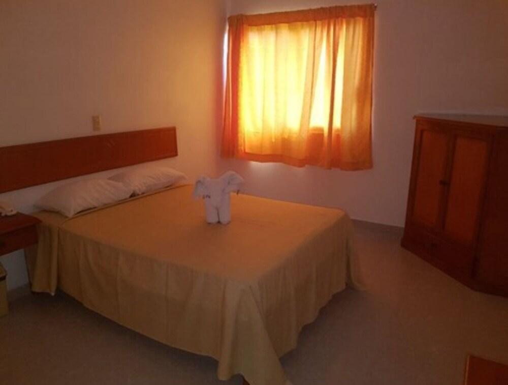 Hotel Arcos del Parque