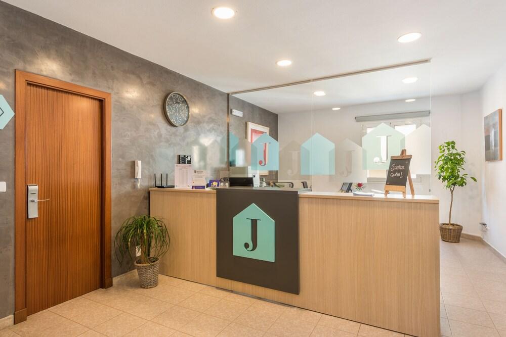 Hostal Jume - Urban Rooms