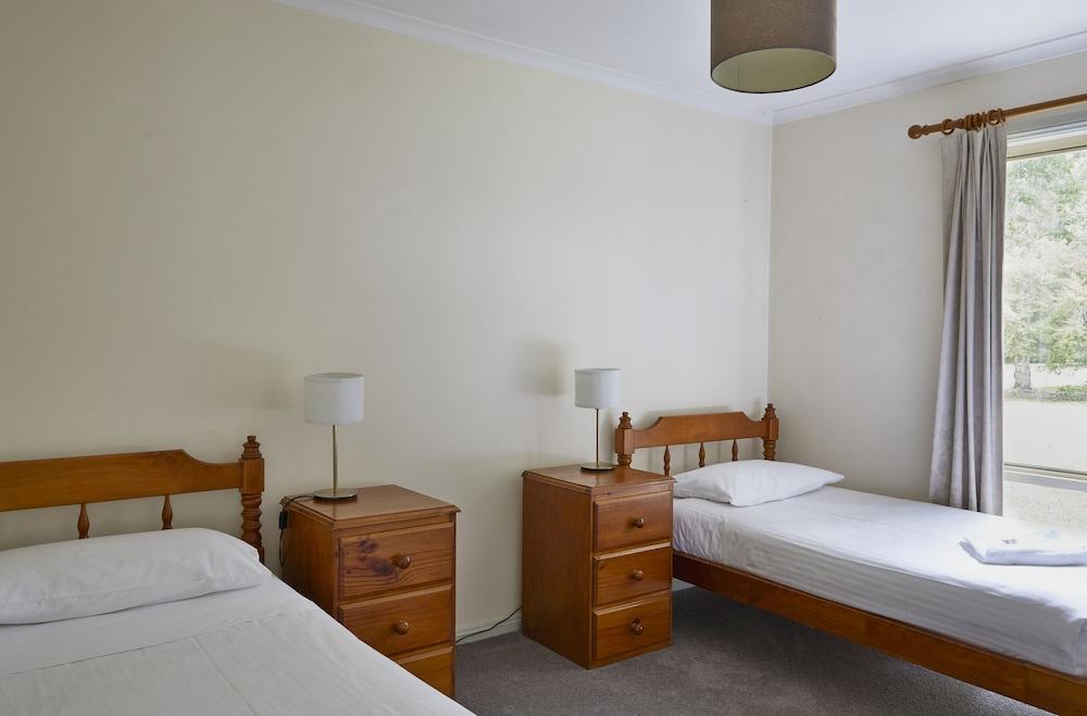 Mystery Bay Cottages