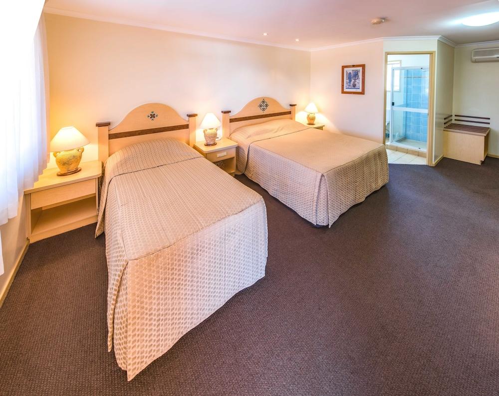 Villa Mirasol Motor Inn