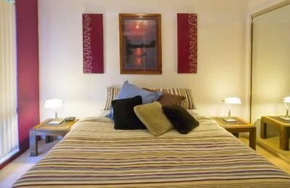 Beachfront Apartments Narooma