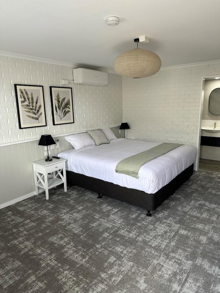 Shamrock Hotel Motel