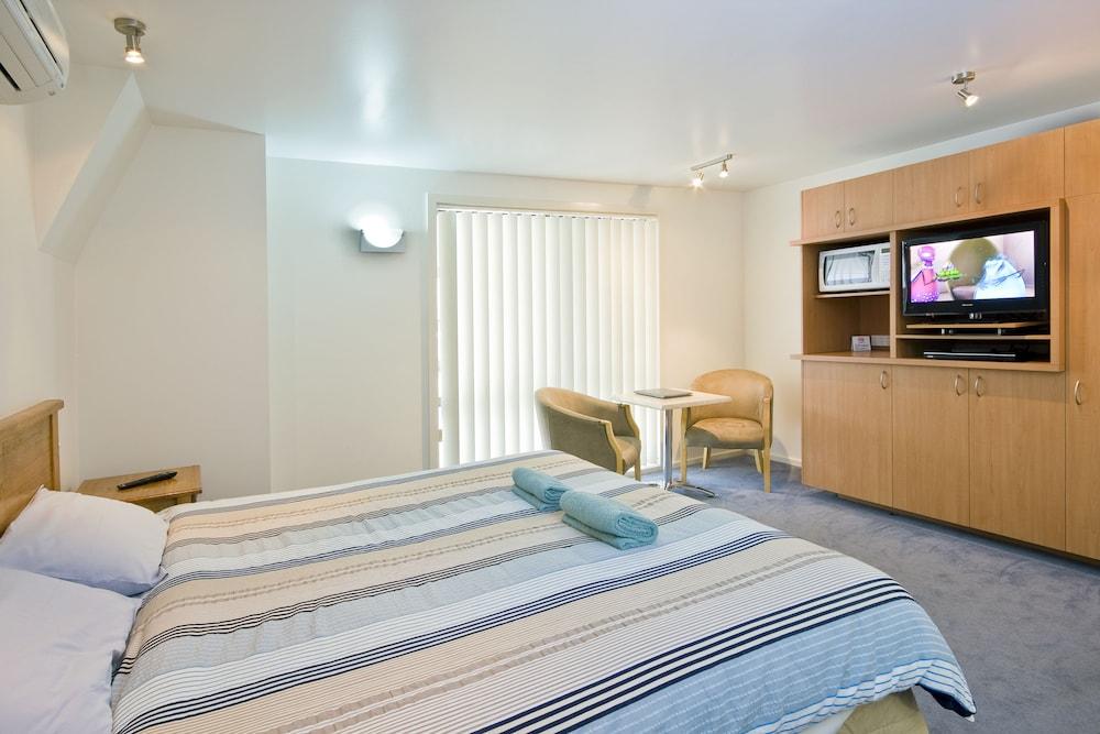 Anchorage Motel and Villas